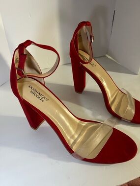 Dominique size 12 great  Condition.